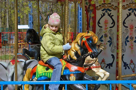 Карусель в детском парке, Белоруссия.