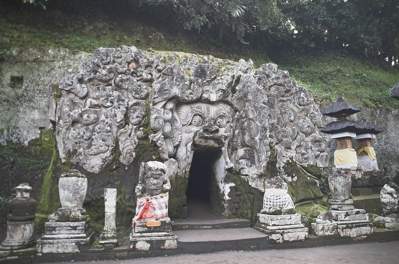 Слоновья пещера, окрестности Убуда.