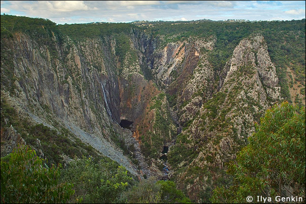 Водопад Dangar's, находится недалеко от городка Armidale по 19й туристической, NSW, Австралия