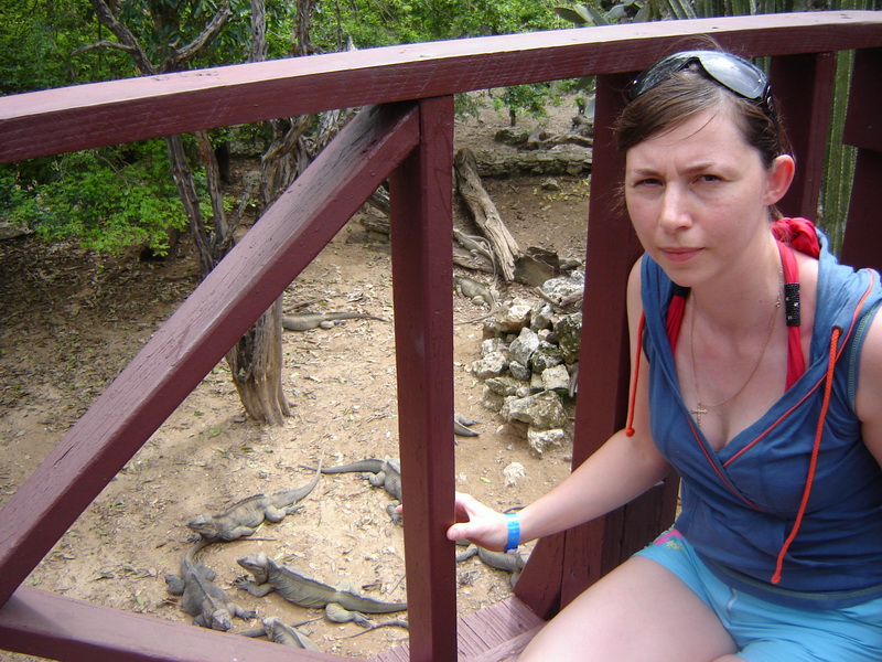 �������