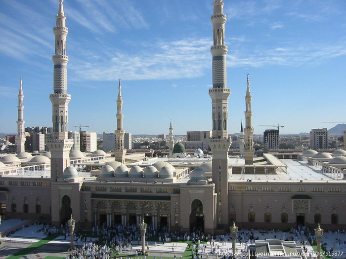 Masjid Nabawi - Saudi Arabia.