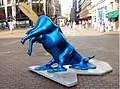 В Будапеште установили памятник синей корове. (359x266 24Kb)