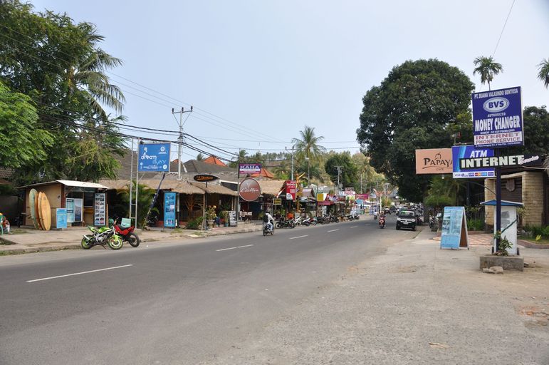   (Senggigi)