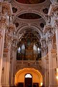 Интерьеры собора, Германия. (300x450 60Kb)