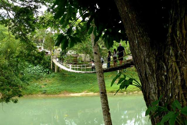    Loboc, .