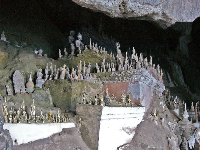 Луанг Прабанг, Меконг, пещера Pak Ou.