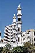 Мечеть от Халида Бина Валид Ст. Абу-Даби. ОАЭ. (400x602 100Kb)