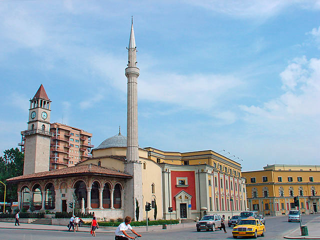 ������� ������p���� (Skanderbeg) � ������� Bey Ethem, ������, �������.