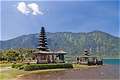 Храм Улун-Дану на озере Братан, остров Бали. (640x427 89Kb)