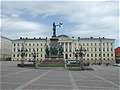 Статуя императора Александра и правительственное здание, Хельсинки, Финляндия. (800x600 105Kb)